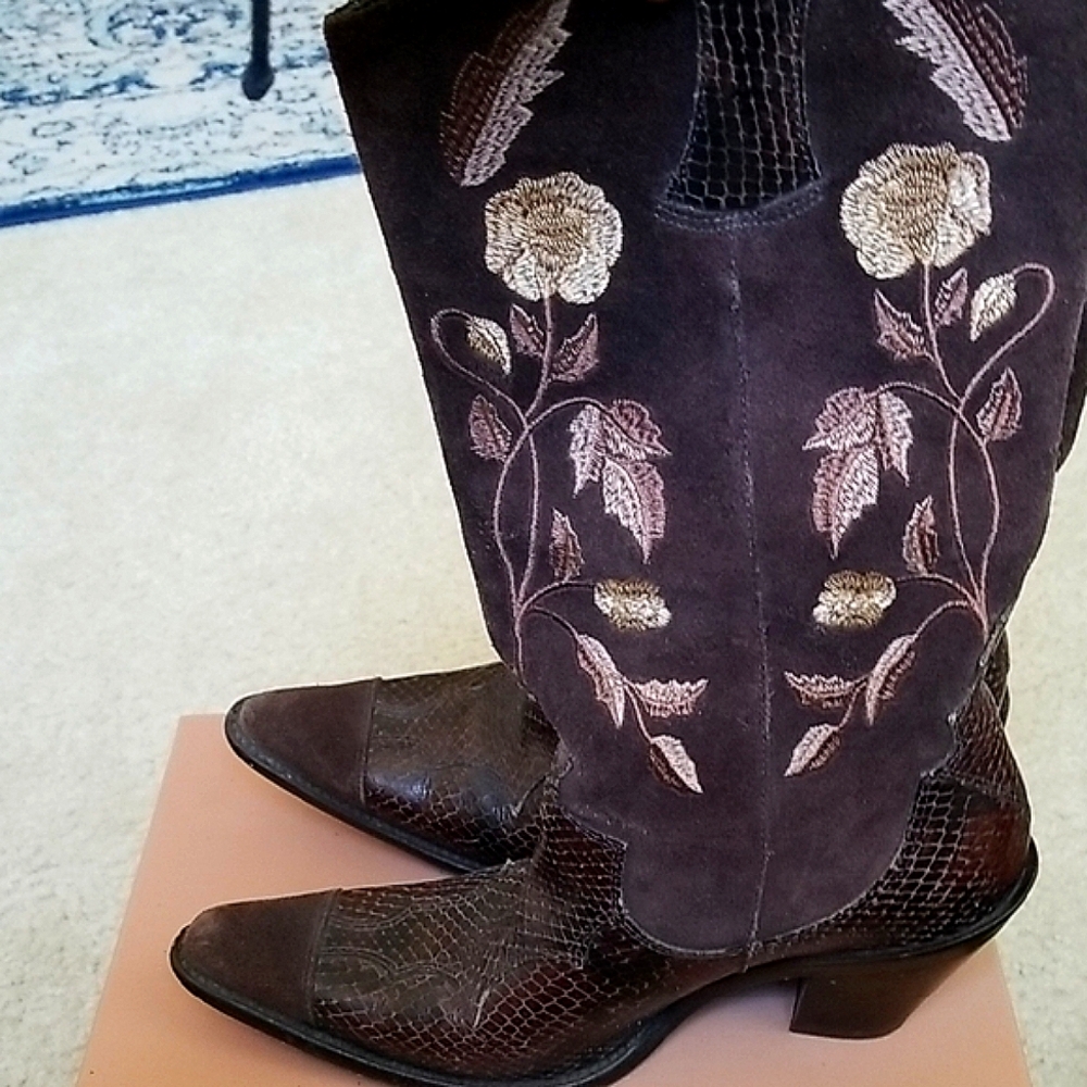 ANTONIO MELANI Floral Embroidered Heeled Boots - Brown and Cream Euc Size 6.5